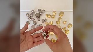 Gold- und Silber-Einlochgriff, leichte Luxus-Schranktür, moderner, einfacher Kleiderschrank, Nordeu